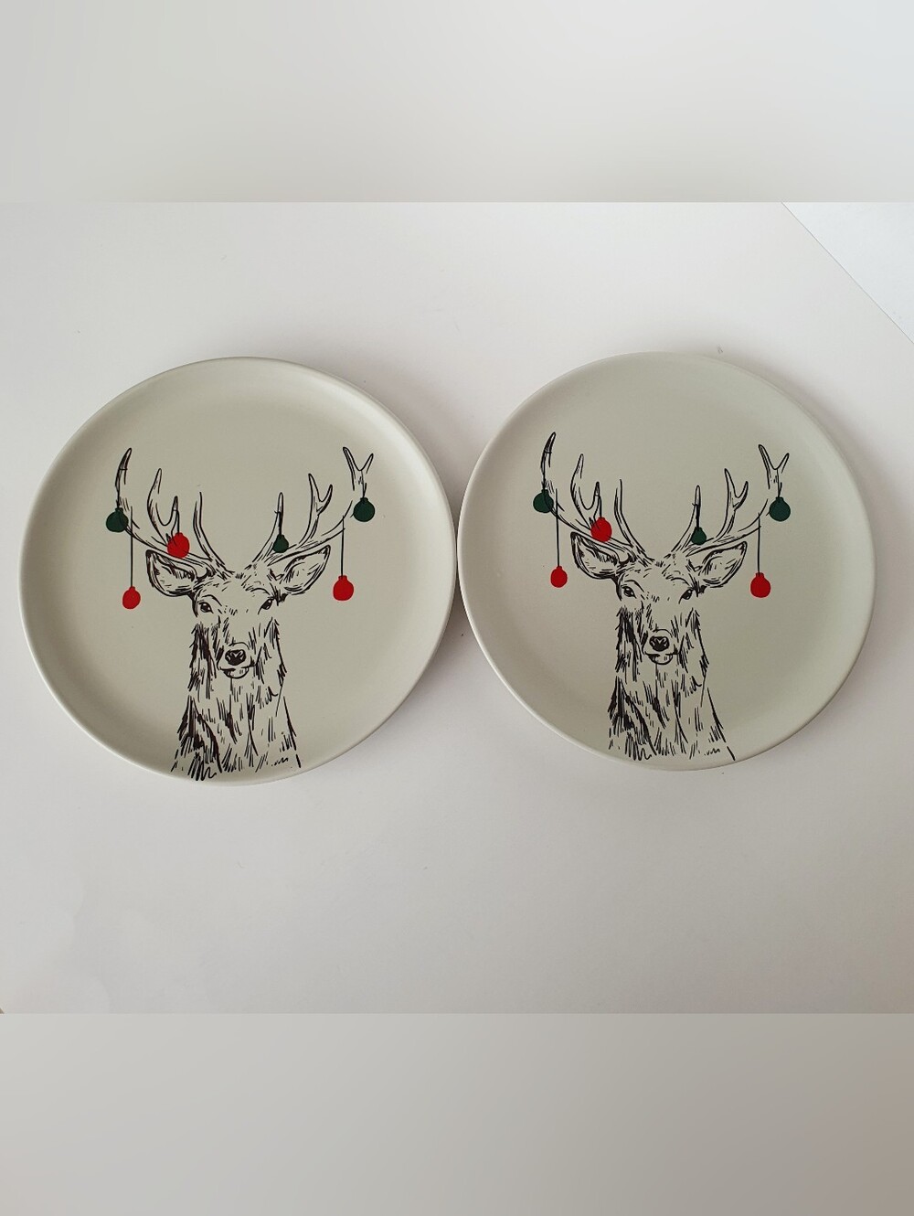 Destination Holiday Ceramic Reindeer 8.5 Inch Plates Set of 2